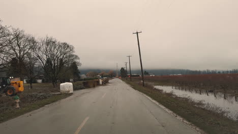 Vista-Desde-El-Interior-Del-Coche-Inundaciones-Catastróficas-En-La-Ciudad-De-Abbotsford,-Bc,-Canadá