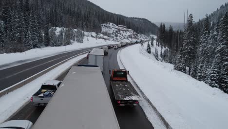 Atrapado-En-La-Nieve:-Imágenes-De-Drones-Del-Atasco-De-Tráfico-I-70