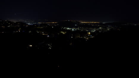 Illuminated-cityscape-panorama-of-Wellington-at-nighttime-in-New-Zealand