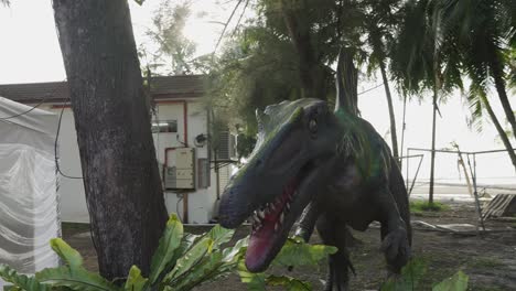 Estatua-De-Dinosaurio-En-Un-Parque-De-Diversiones-En-Bagan-Lalang,-Malasia