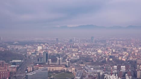 Aire-Contaminado-En-Milán,-Capital-De-La-Moda