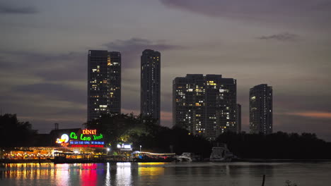 Crepúsculo-Tiempo-Iluminación-Ciudad-Riverside-Restaurante