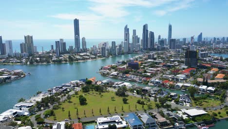 Loveley-static-footage-of-the-Gold-Coast-skyline,-featuring-Surfers-Paradise-and-Gold-Coasts-main-canal