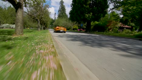 POV-Vom-Jaguar-Von-Lamborghini--Und-McLaren-Sportwagen,-Die-Gemeinsam-Auf-Der-Straße-Fahren