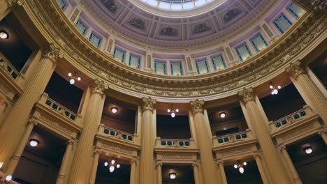 Pan-Derecha-Desde-Los-Balcones-De-La-Cámara-De-Diputados-De-La-Nación-Argentina,-Buenos-Aires