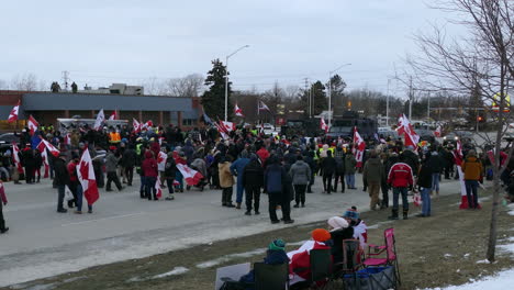 Große-Menge-Menschen-Im-Konvoi-Der-Freiheit-In-Windsor,-Ontario,-Kanada