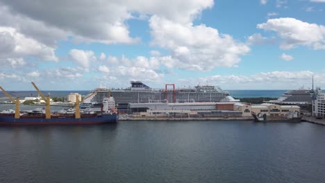 Beautiful-sunny-Florida-with-view-of-cruise-ships-in-Port-Everglades