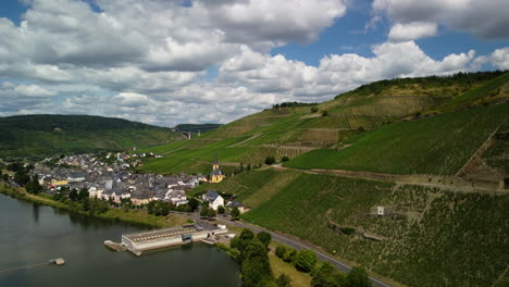 Camera-panning-at-a-village-next-to-Moselle-vineyard