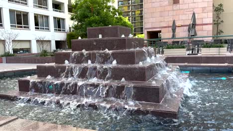 Wasserbrunnen-Denkmal-Oder-Skulptur-In-Der-Innenstadt-Von-Los-Angeles