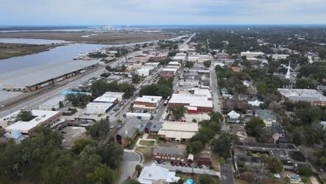 Downtown-Brunswick-Georgia-Wide-Aerial-View-Tracking-Right