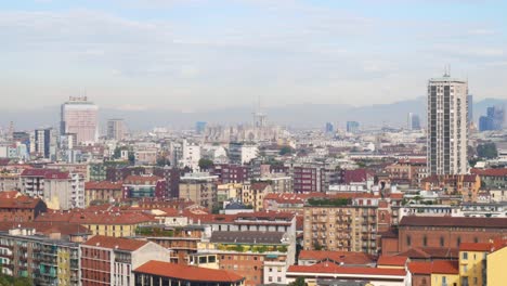 Dramatic-Skyline-of-Milan