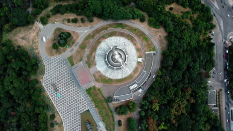 Flying-over-war-memorial-park-in-Kyiv-city-center