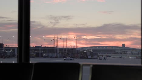 Wunderschöner-Blick-Auf-Den-Start--Und-Landebahnbereich-Des-Internationalen-Flughafens-O&#39;Hare,-Standbild