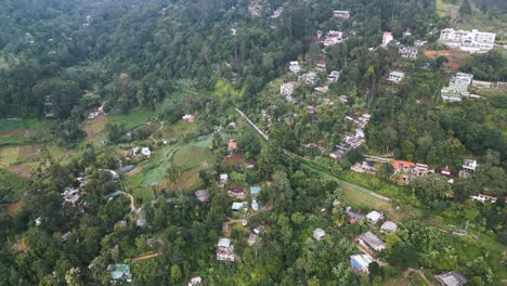 Aerial-view-of-the-train-ride-in-Ella,-Sri-Lanka