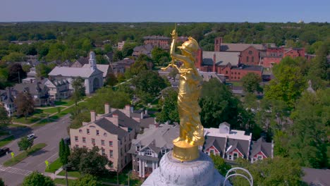 360-degree-gold-statue-of-Lady-justic-on-top-of-the-Beautiful-Ontario-County-Courthouse-in-Canandaigua,-New-York-near-Canandaigua-Lake