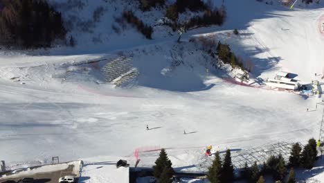 Skigebiet-In-Andorra-Aus-Der-Drohnenansicht