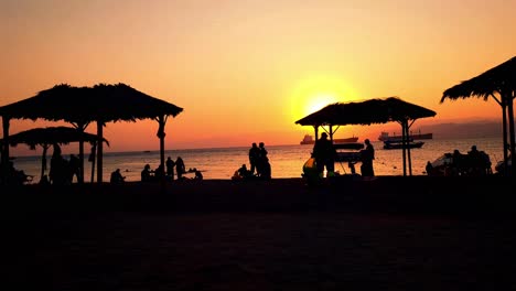 Sonnenuntergang-Am-Strand-Von-Aqaba-In-Jordanien