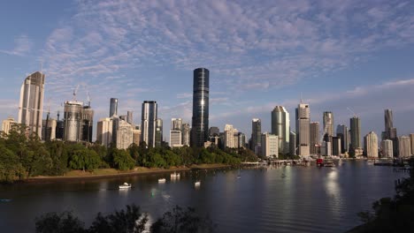 View-of-Brisbane-City-skyline-from-kangaroo-Point,-Queensland,-Australia