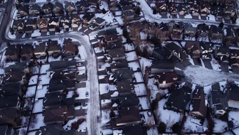 Hora-Dorada-Sobre-Paisajes-Invernales-Canadienses:-Imágenes-De-Drones