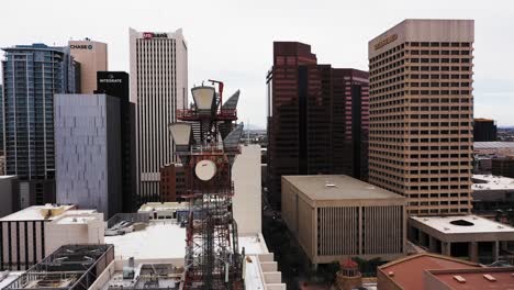 Aerial-view-of-a-TV-broadcast-station-on-a-roof-in-Phoenix,-Arizona