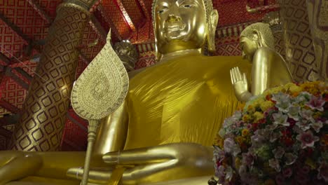 Golden-giant-Buddha-statue-at-Temple-Phanan-Choeng-Thailand-Ayutthaya