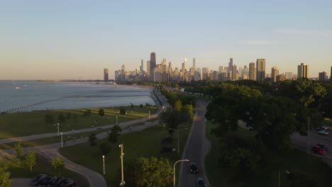 Skyline-Von-Chicago-über-North-Avenue-Beach