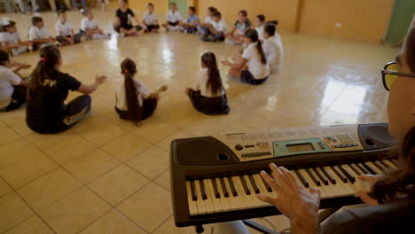 Die-Freude-Am-Musiklernen-In-Einem-Mexikanischen-Klassenzimmer