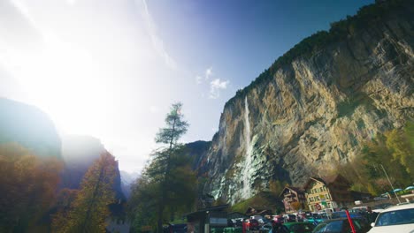 Panorama-De-Las-Cataratas-Staubbach-Dentro-Del-Valle-En-Lauterbrunnen-En-4k
