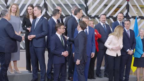 Die-Staats--Und-Regierungschefs-Der-Europäischen-Union-Treffen-Sich-Zu-Ihrem-Offiziellen-Porträt-Auf-Dem-Gipfeltreffen-Des-Europäischen-Rates-Zum-Russland--Und-Ukraine-Krieg-In-Brüssel,-Belgien