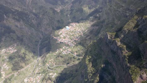 Beautiful-remote-village-between-mountains-in-Madeira-Island,-called-"Curral-das-Freiras