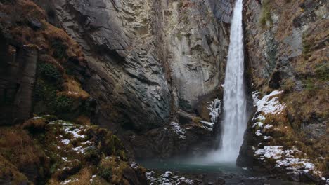 Isollaz-Wasserfall,-Italien,-Aufgenommen-Mit-Einer-Drohne