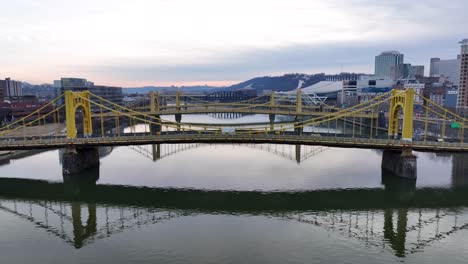 Pittsburgh-yellow-steel-bridges-over-Allegheny-River