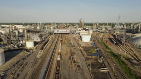 Refinería-De-Petróleo-Y-Gas-De-Maratón-En-Detroit,-Michigan,-Vista-Aérea-De-Drones
