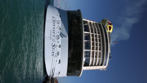 Popa-Del-Crucero-Odyssey-Of-The-Seas-Amarrado-En-El-Muelle-En-Jamaica