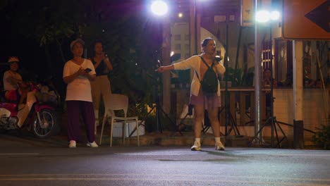 Cheering-supporters-during-the-Samui-Run,-Koh-Samui-Island,-Thailand