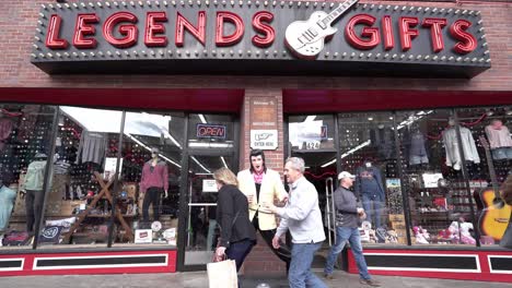 Legends-gift-shop-on-Boardway,-Nashville,-Tennessee