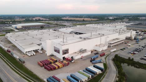Stellantis-Chrysler-and-Jeep-Assembly-plant-in-Toledo,-Ohio,-USA,-aerial-drone-view