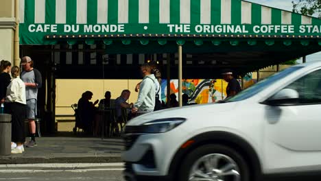 Cafe-Du-Monde-Nueva-Orleans-Gente-Espera-En-Fila