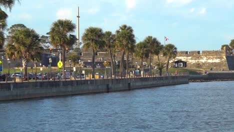 Herauszoomen-Vom-Castillo-De-San-Marcos