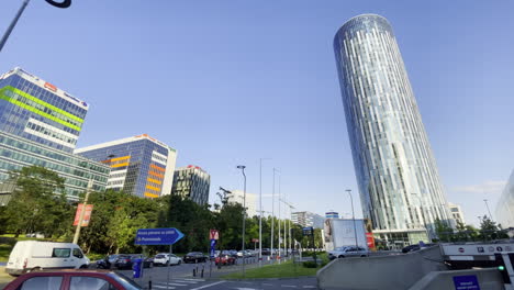 Edificios-De-Oficinas,-Bucarest,-Rumania