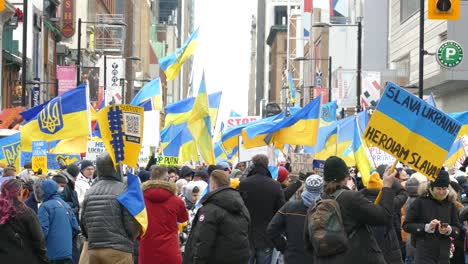 Protesta-Ciudadana-Contra-La-Invasión-Rusa-De-Ucrania,-Canadá-El-27-De-Febrero-De-2022
