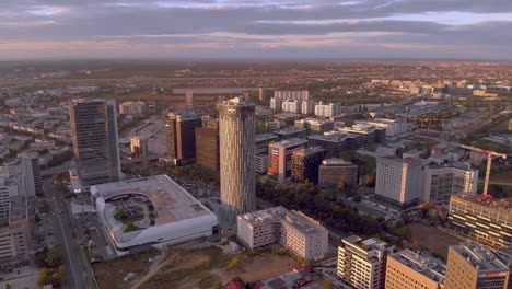 Horizonte-De-La-Ciudad-Edificios-De-Oficinas-Distrito-Vista-Aérea-Bucarest,-Rumania