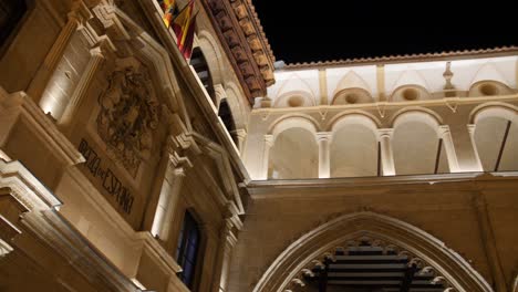 Alcaniz-by-night-main-square-"Plaza-Espana"-at-Aragon,-Spain