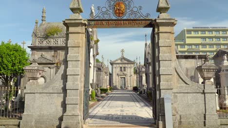 Luxurious-Entry-in-Ordem-Trindade-Graveyard-in-Cemetery-of-Agramonte