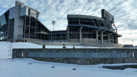 Schild-Zur-Begrüßung-Der-Besucher-Der-Penn-State-University