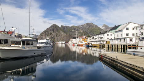 Timelapse-of-the-fishing-village-Henningsvær-in-Lofoten-Norway