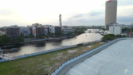 Aerial-view-riverwalk-and-buildings-in-downtown-Tampa,-Florida