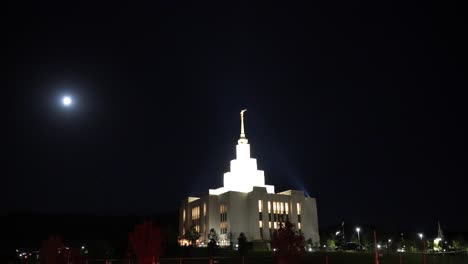 El-Templo-Mormón-De-Saratoga-Springs-En-La-Noche-En-Las-últimas-Etapas-De-Construcción-Antes-De-Que-Abra