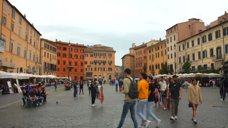 Crowd-Of-Tourists-At-Piazza-Navona-In-Rome,-Italy---wide-shot