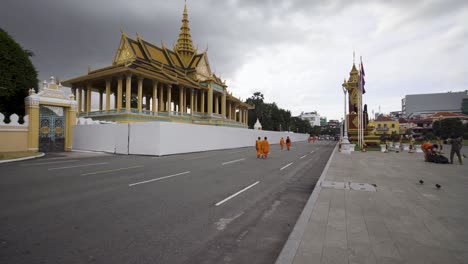 Alltag-Auf-Den-Straßen-Von-Phnom-Penh